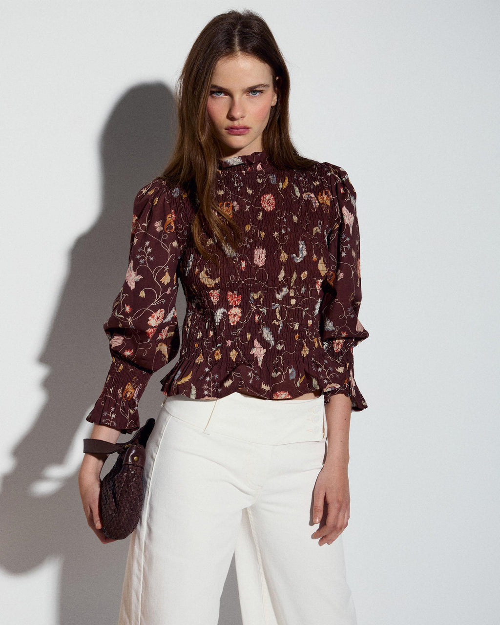 Blusa Nido De Abeja Estampado Floral Marrón