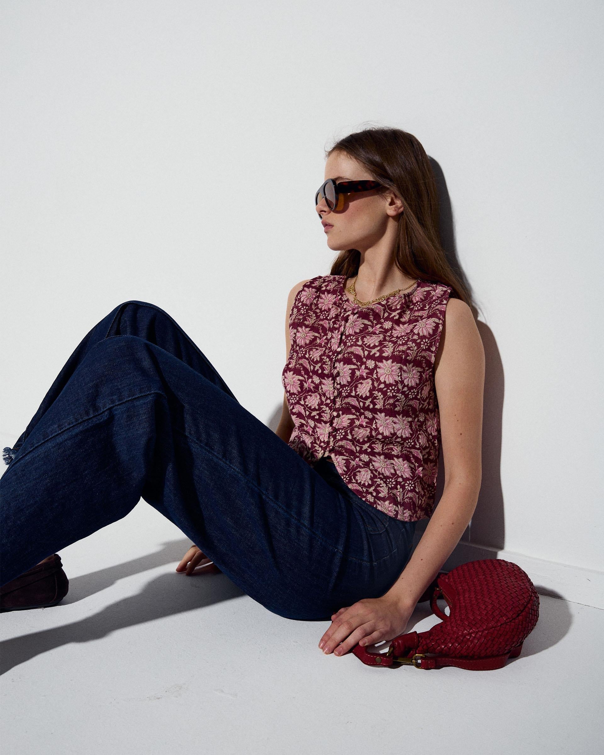 Top Botones Forrados Estampado Floral Granate