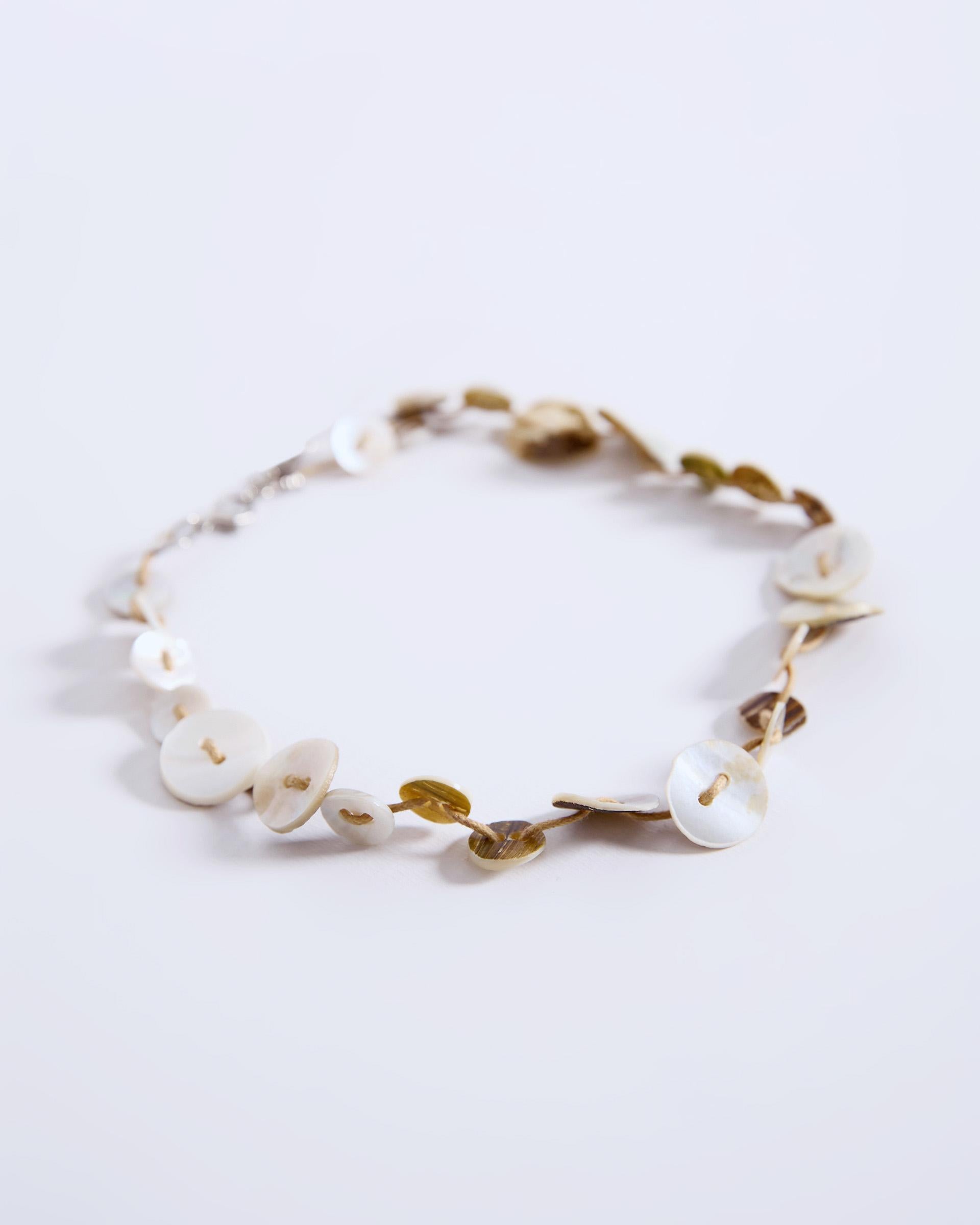 Collar Choker Botones Crudo