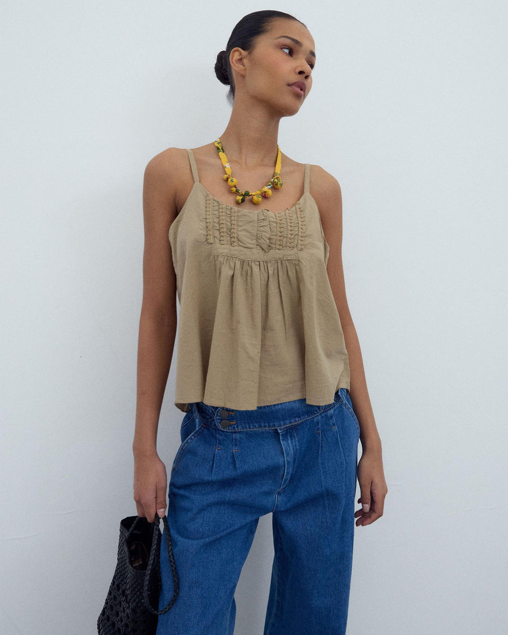 Top Tirantes Detalle Delantero Taupe
