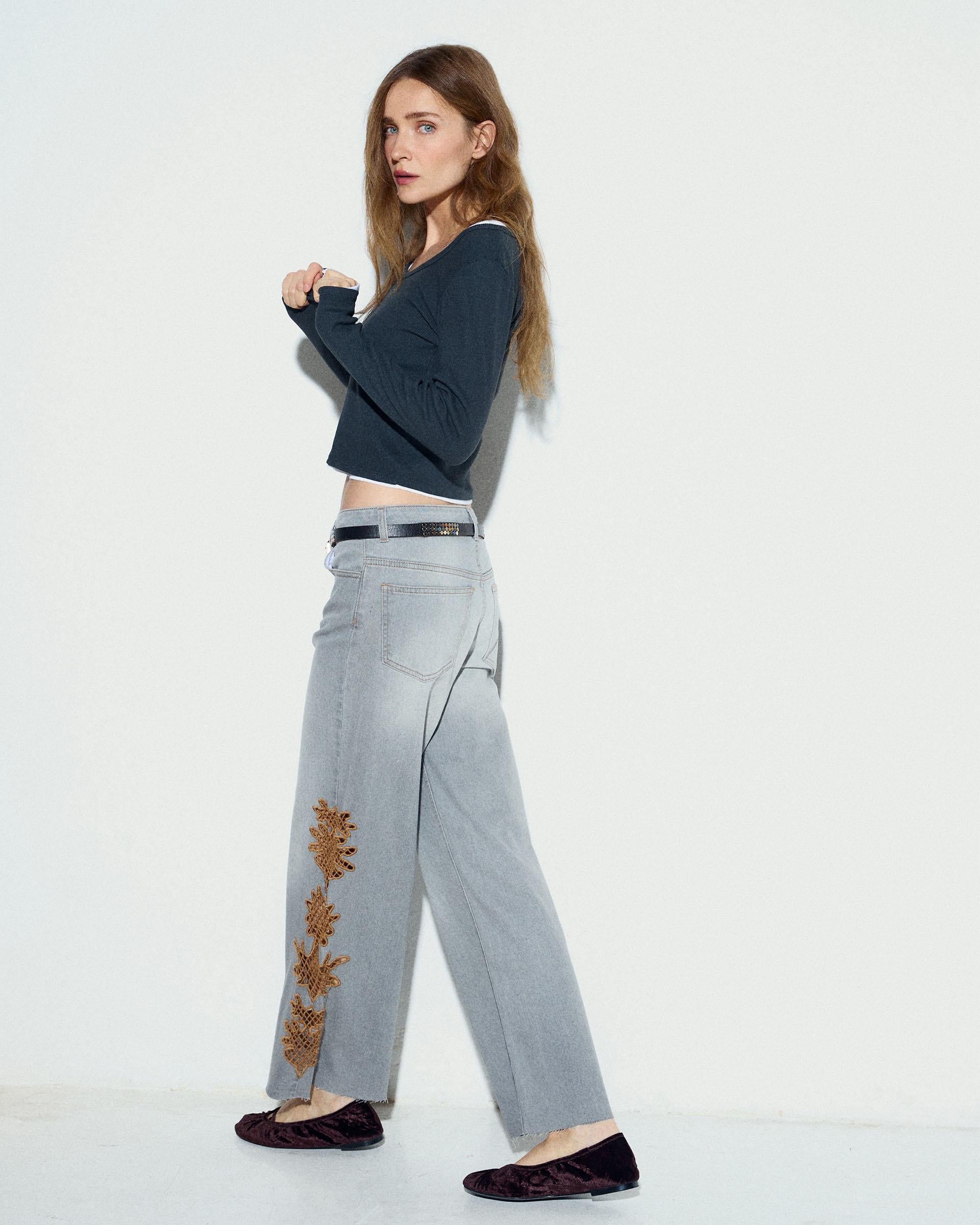 Jeans Detalle Crochet Gris