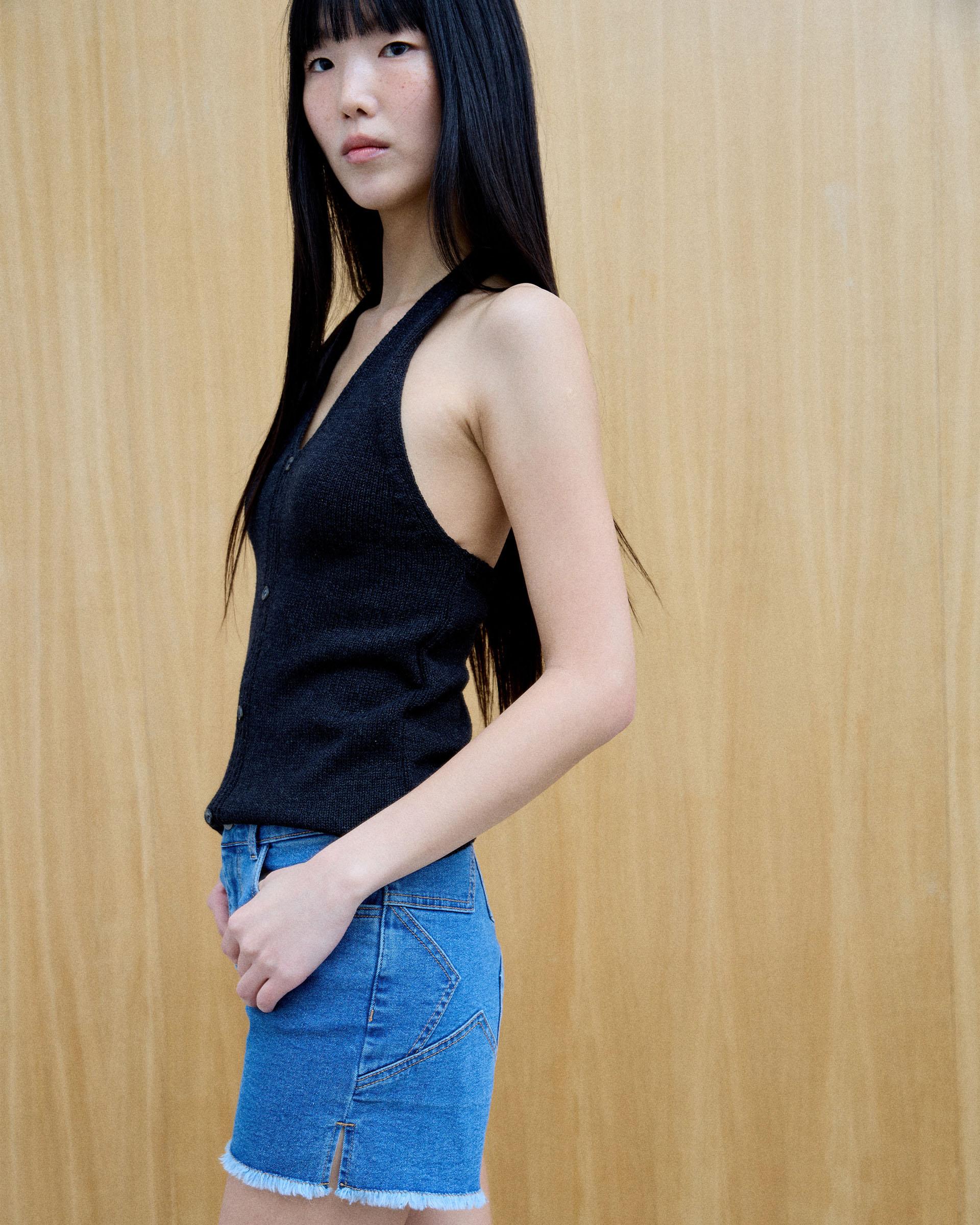 Top Punto Halter Botones Antracita