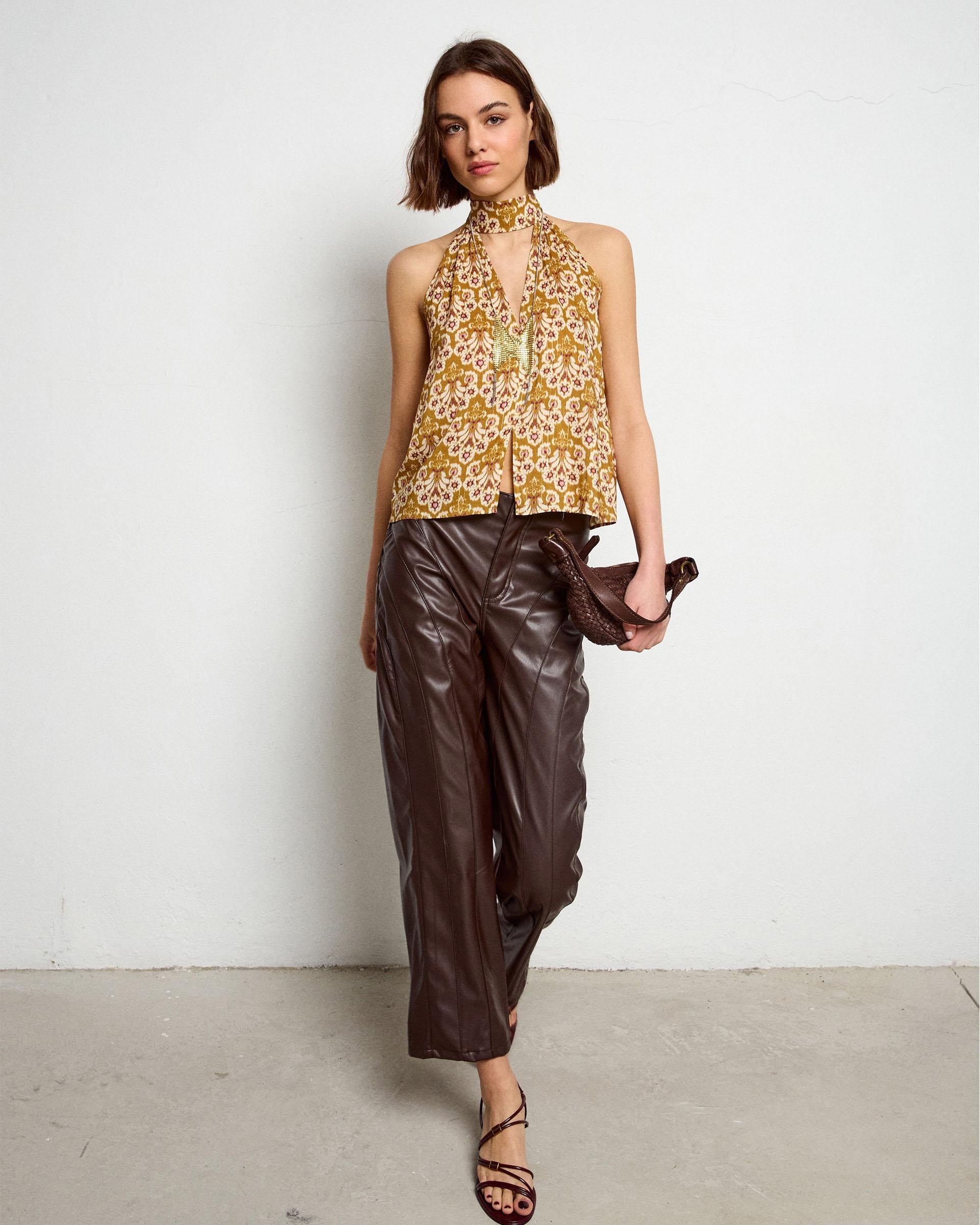 Pantalón Efecto Piel Costuras Marrón