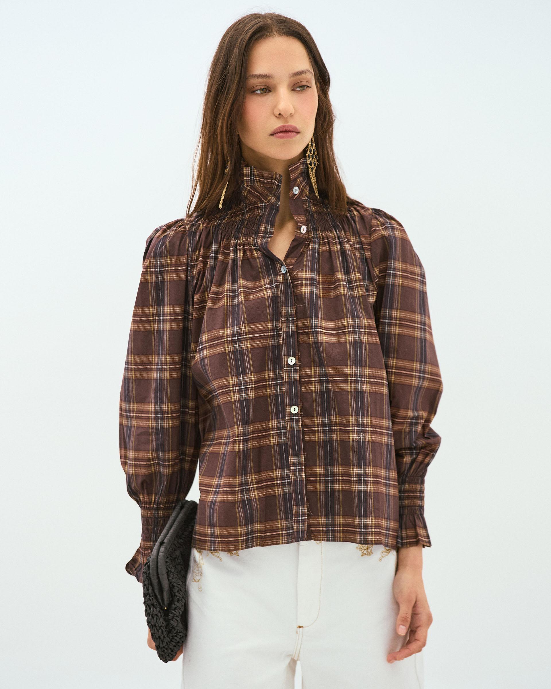 Blusa Nido De Abeja Cuello Cuadros Marrón