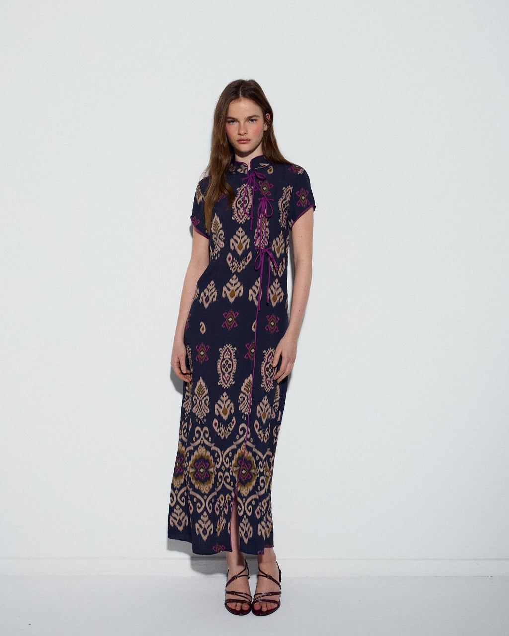 Vestido Lazadas Estampado Étnico Azul Oscuro