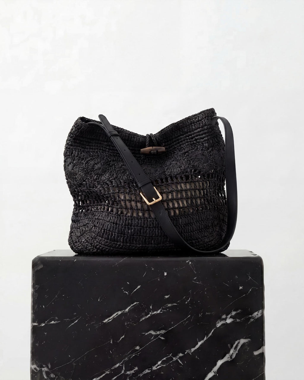 Bolso Hombro Rafia Troquelados Negro