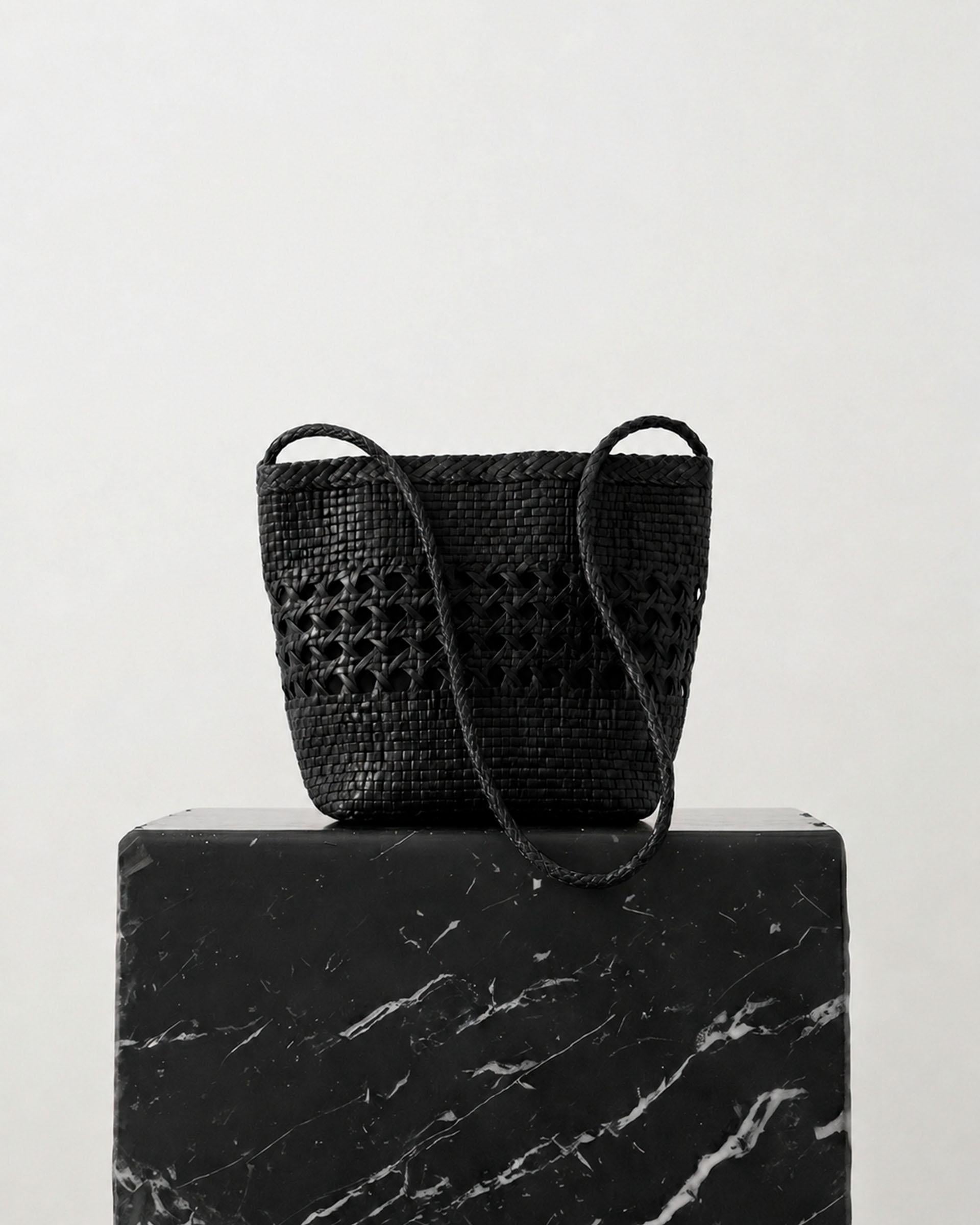 Bolso Bucket Piel Trenzada Negro