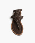 Sandalia con tachas chocolate