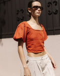 Top Manga Abullonada Escote Espalda Naranja