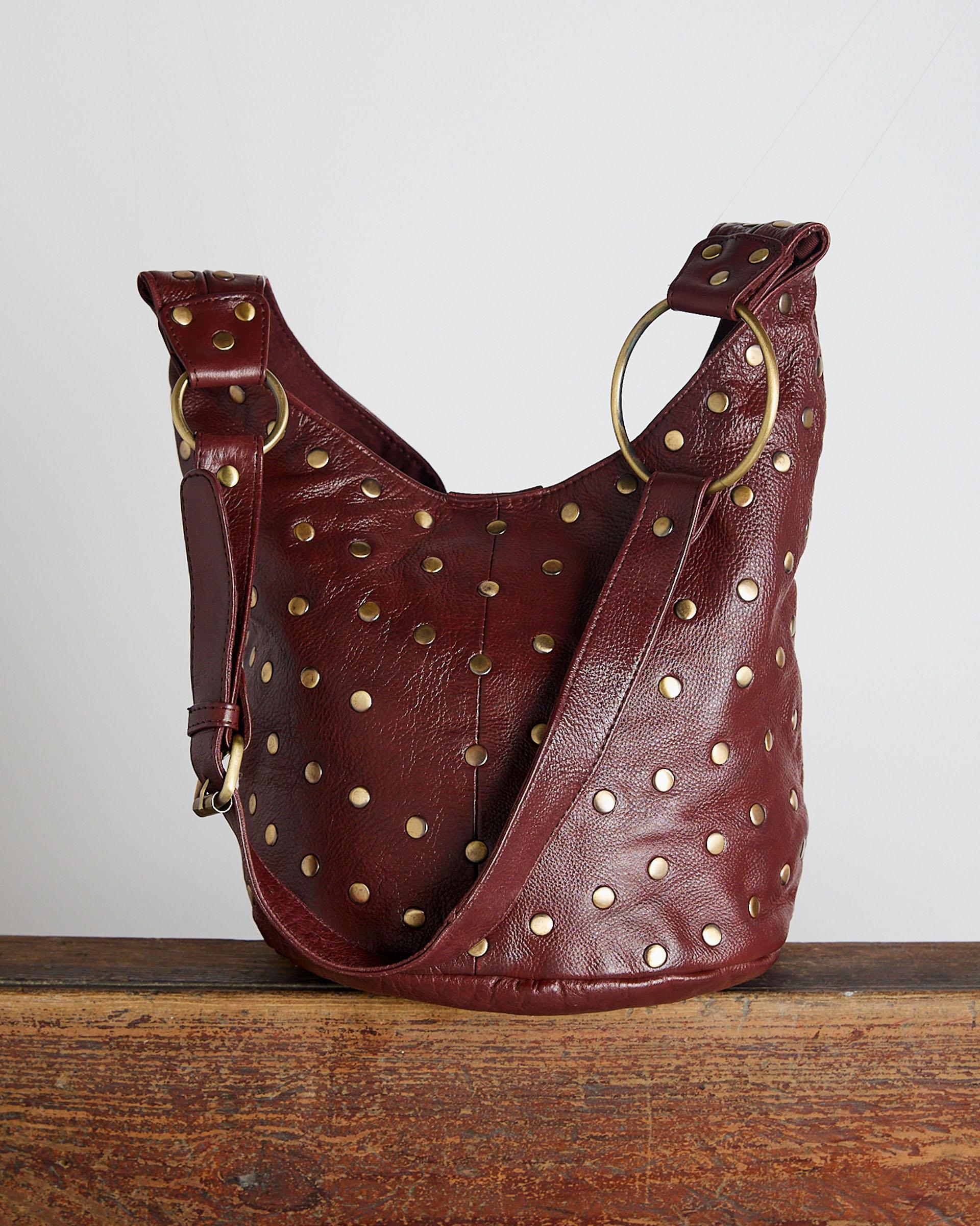 Bolso Piel Bucket Tachuelas Burdeos