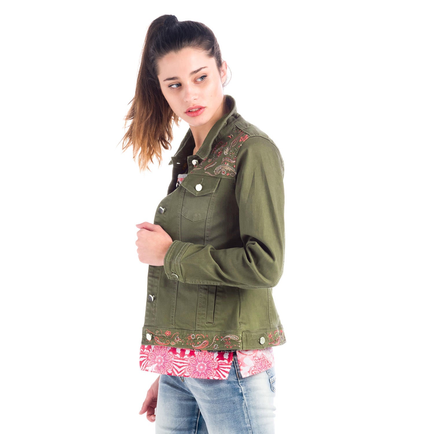 Cazadora Denim Mujer con Bordados Florales – Koroshi Kaki