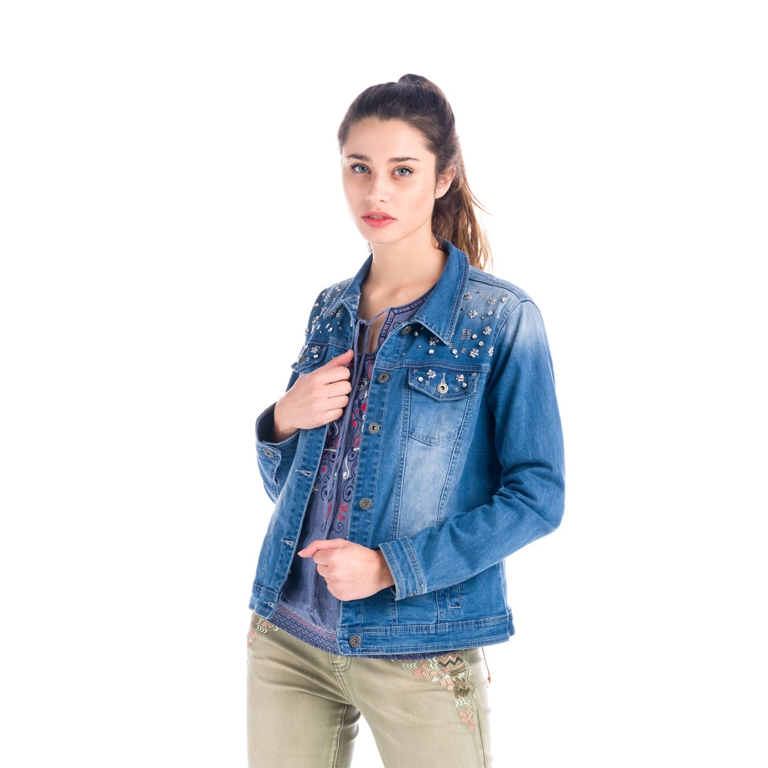 Cazadora Vaquera Mujer con Apliques Florales de Cristal – Koroshi Azul Medio