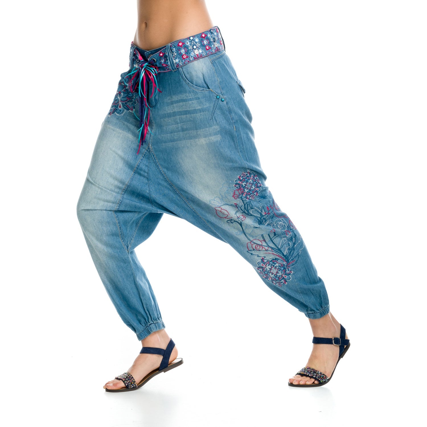 Pantalón Baggy Denim Mujer con Bordados Florales – Koroshi Azul Medio