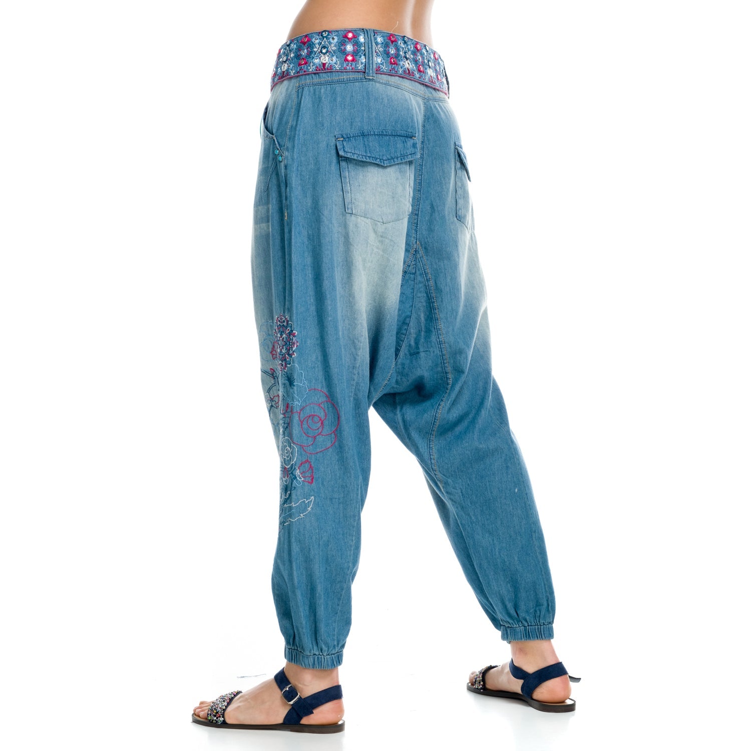 Pantalón Baggy Denim Mujer con Bordados Florales – Koroshi Azul Medio