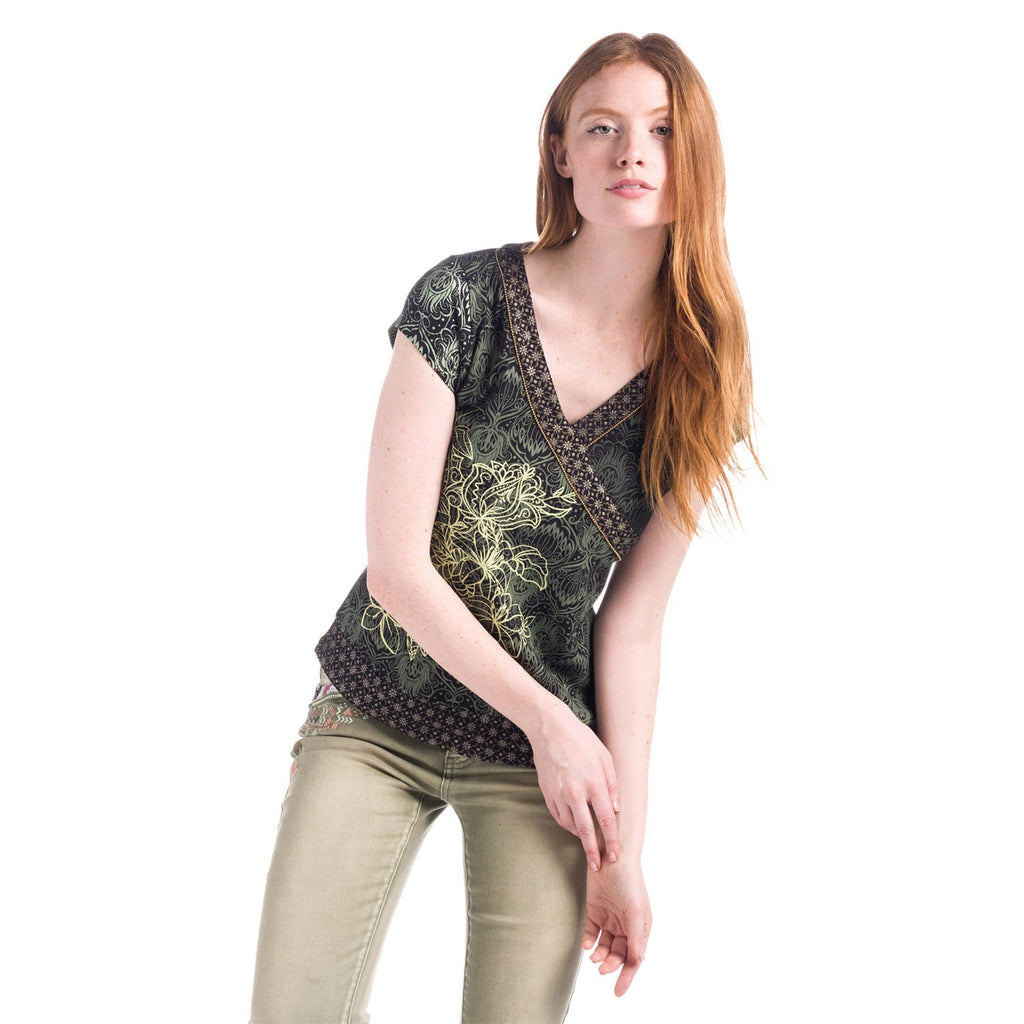Top Estampado Manga Corta Cuello Pico Mujer – Koroshi 1812TP01