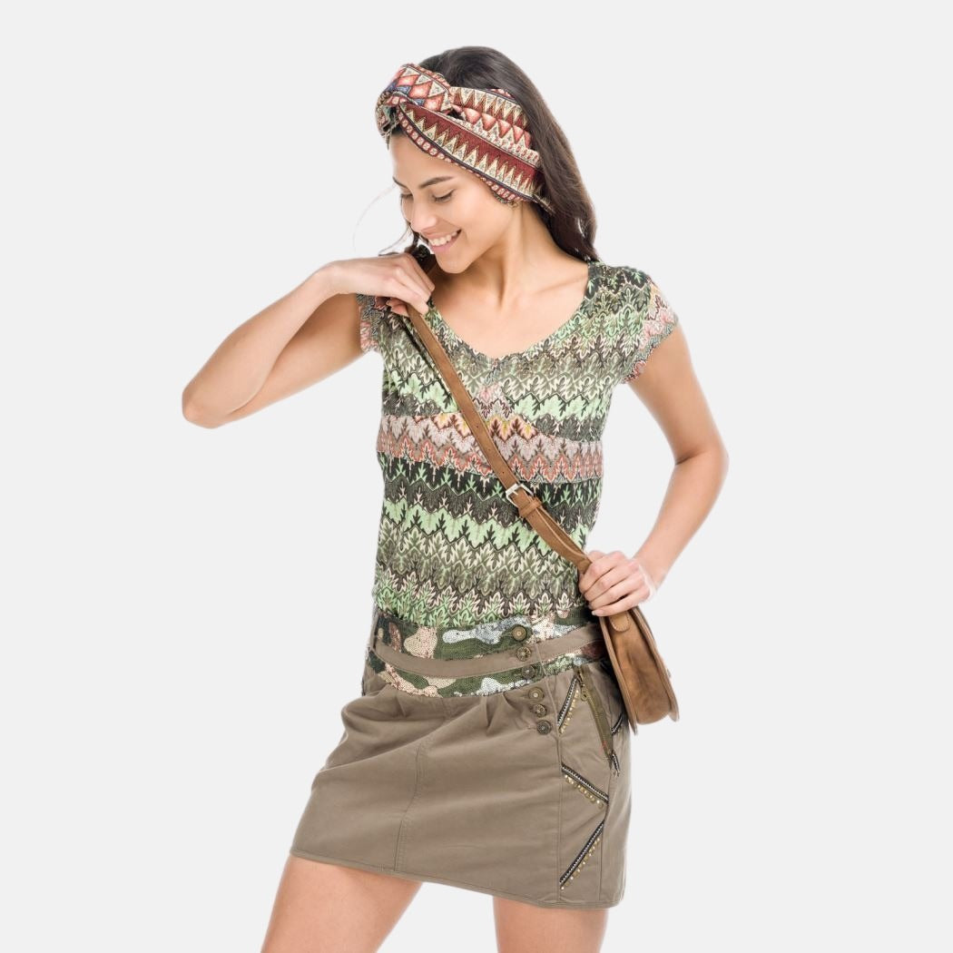 Top Manga Corta Mujer Cuello Pico Estampado Zigzag – Koroshi 1812TP31