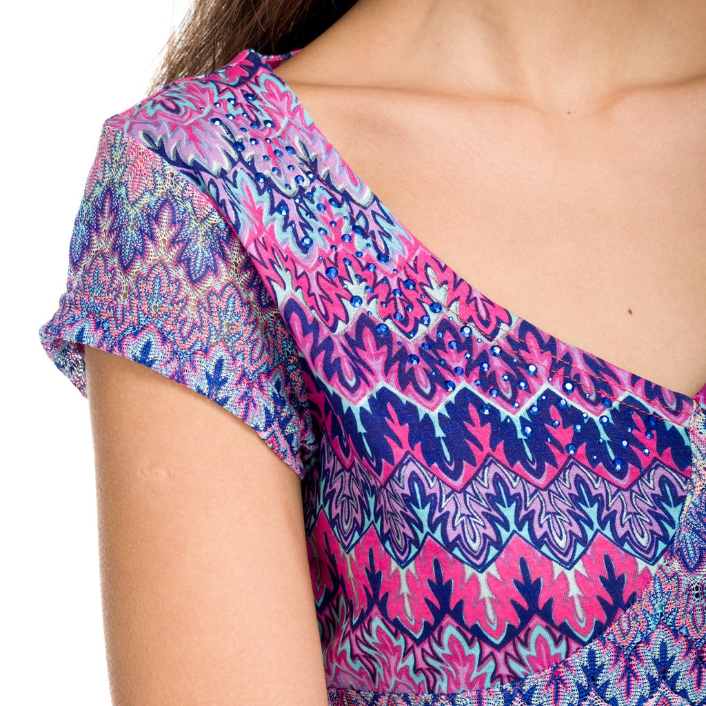 Top Manga Corta Mujer Cuello Pico Estampado Zigzag – Koroshi 1812TP31