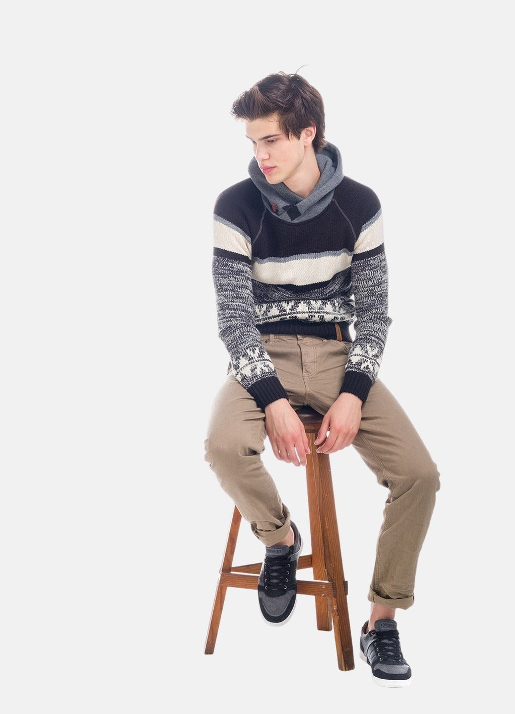 Jersey de Punto Hombre con Capucha en Contraste – Koroshi 1821TR18