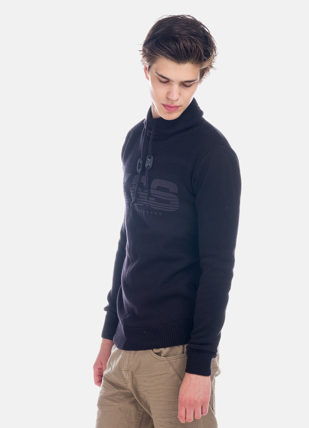 Jersey de Punto Hombre Cuello Chimenea con Letras – Koroshi 1821TR22