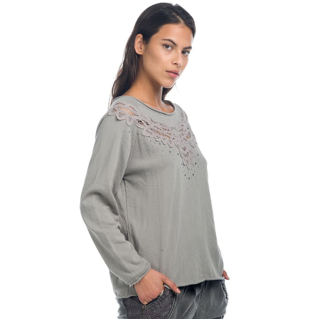 Sudadera Mujer con Encaje y Tachuelas – Koroshi 1822SU03