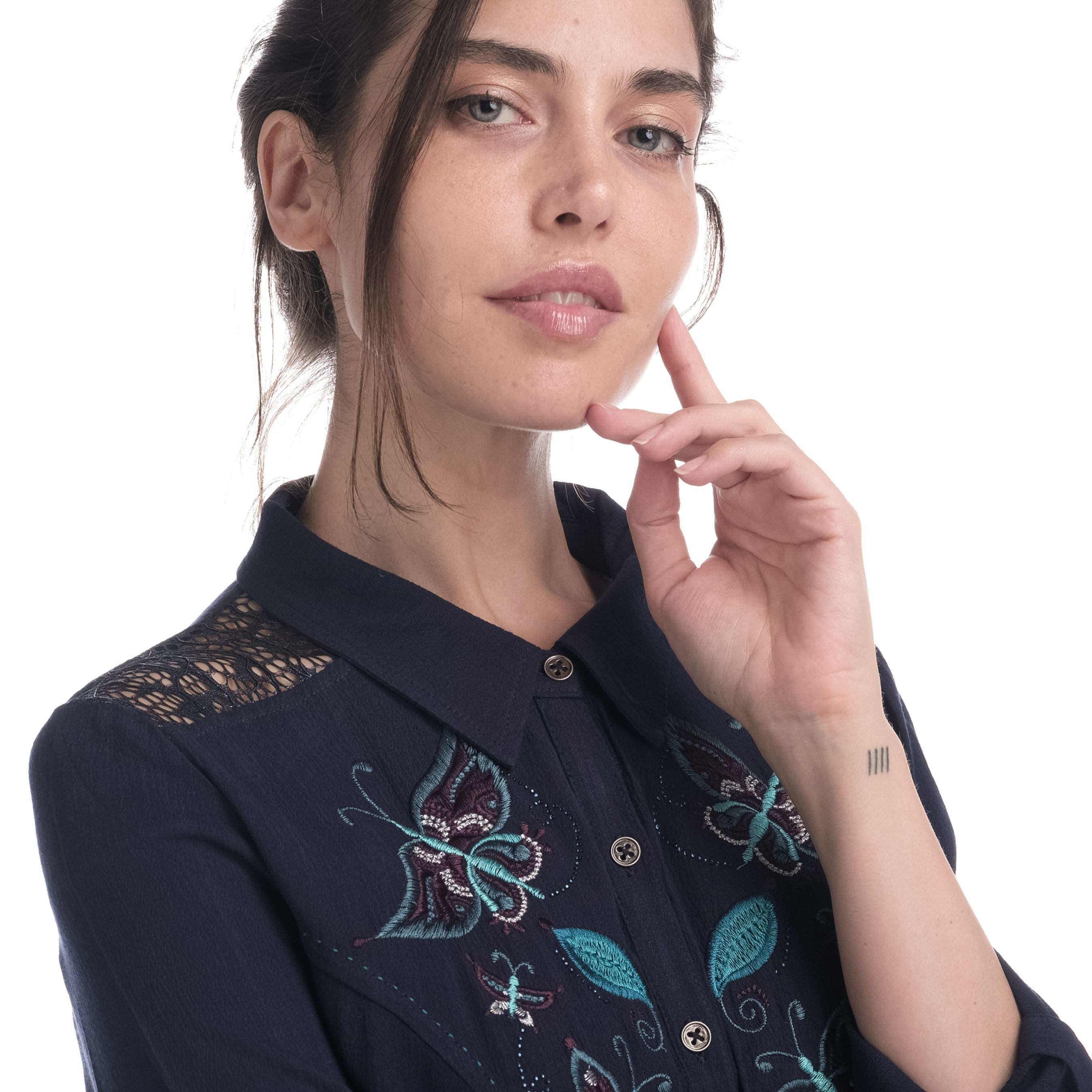 Camisa Larga Mujer Bordado Mariposas – Koroshi Azul Marino