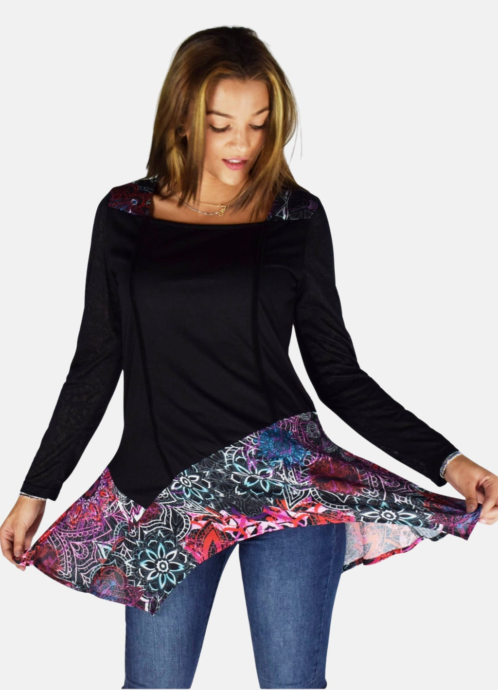 Camiseta Manga Larga Mujer con Bajo Asimétrico Estampado – Koroshi Negro