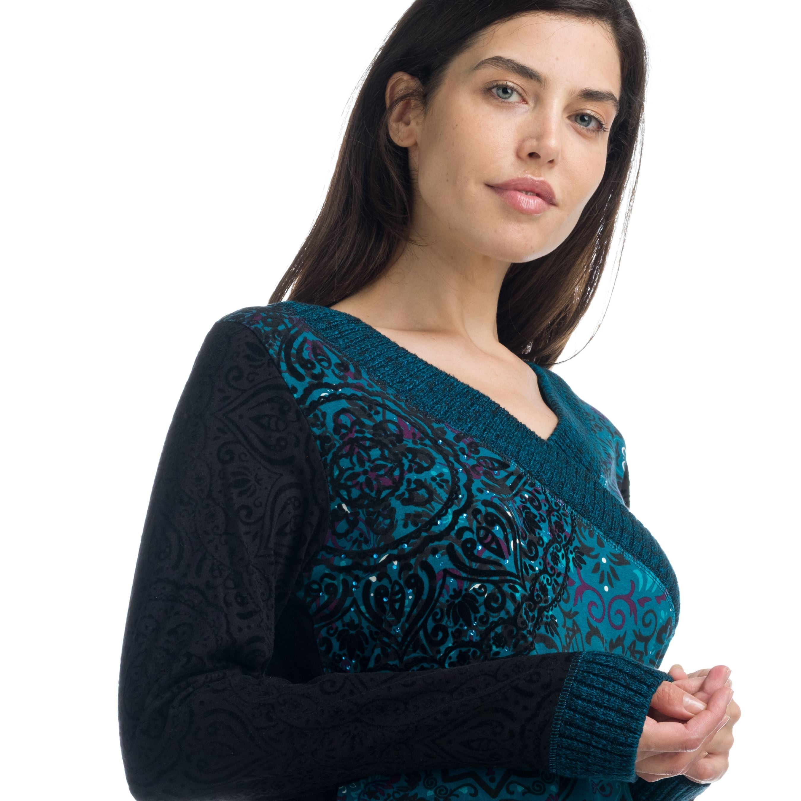 Camiseta Manga Larga Mujer Estampada en Flock Escote Cruzado – Koroshi 1922ML37