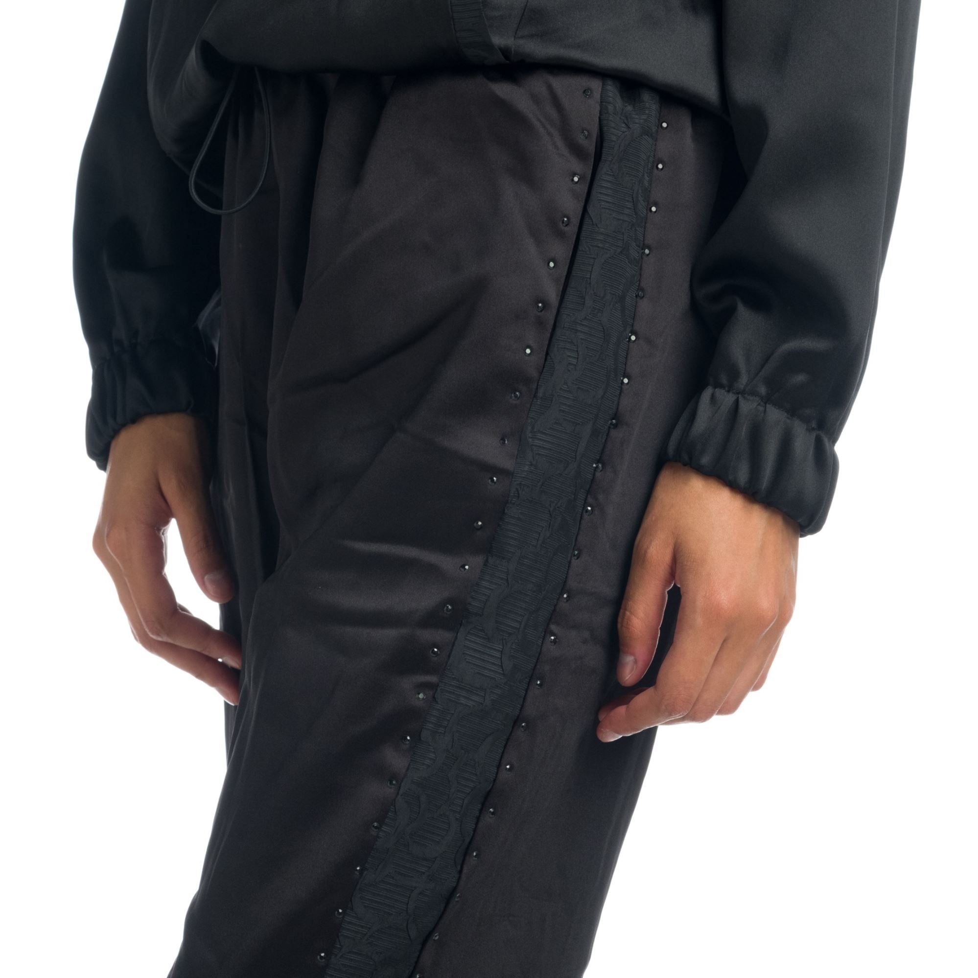 Pantalón Jogger de Satén Mujer con Brillantes Laterales – Koroshi Negro