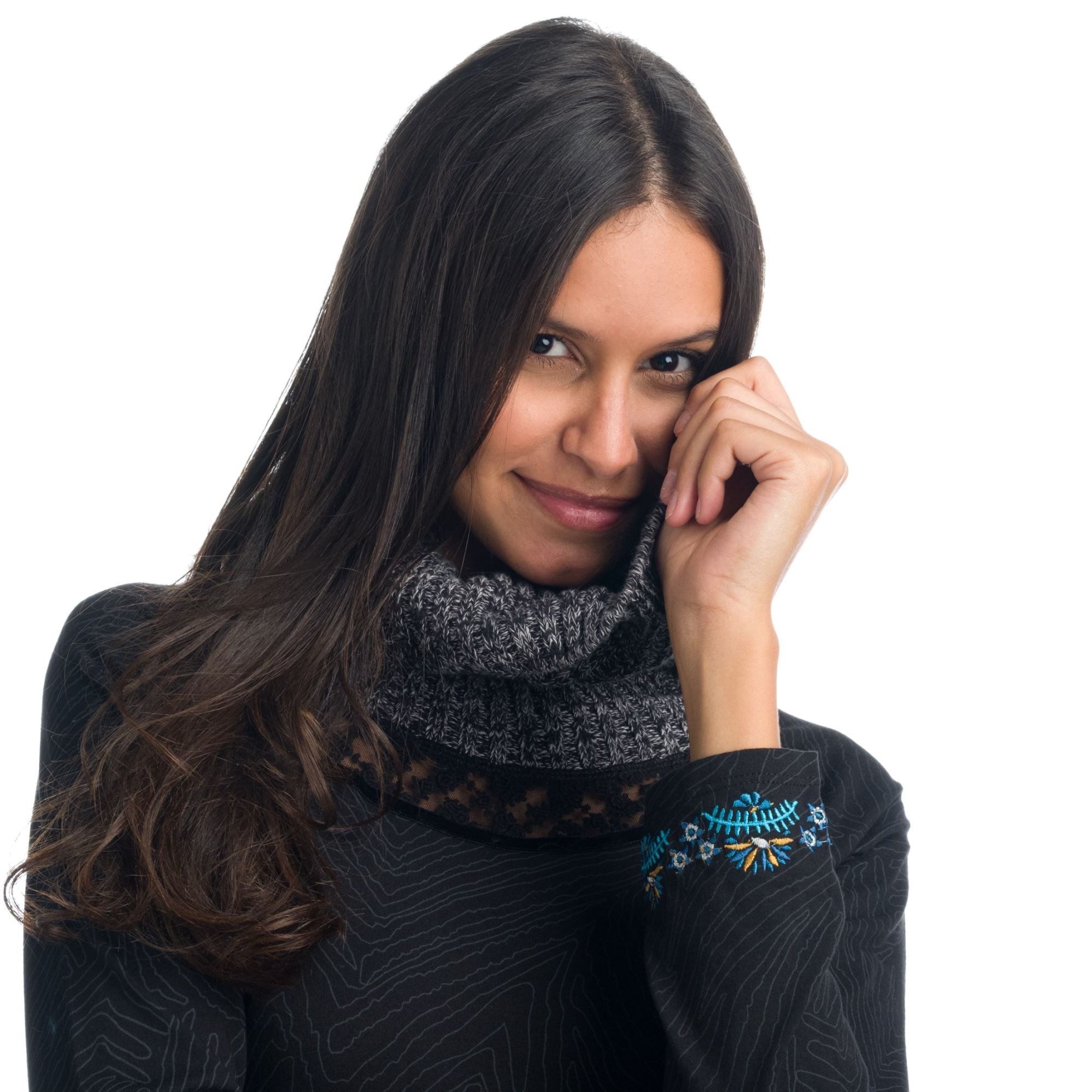Vestido de Punto Mujer Cuello Vuelto con Bordados – Koroshi 1922VS06