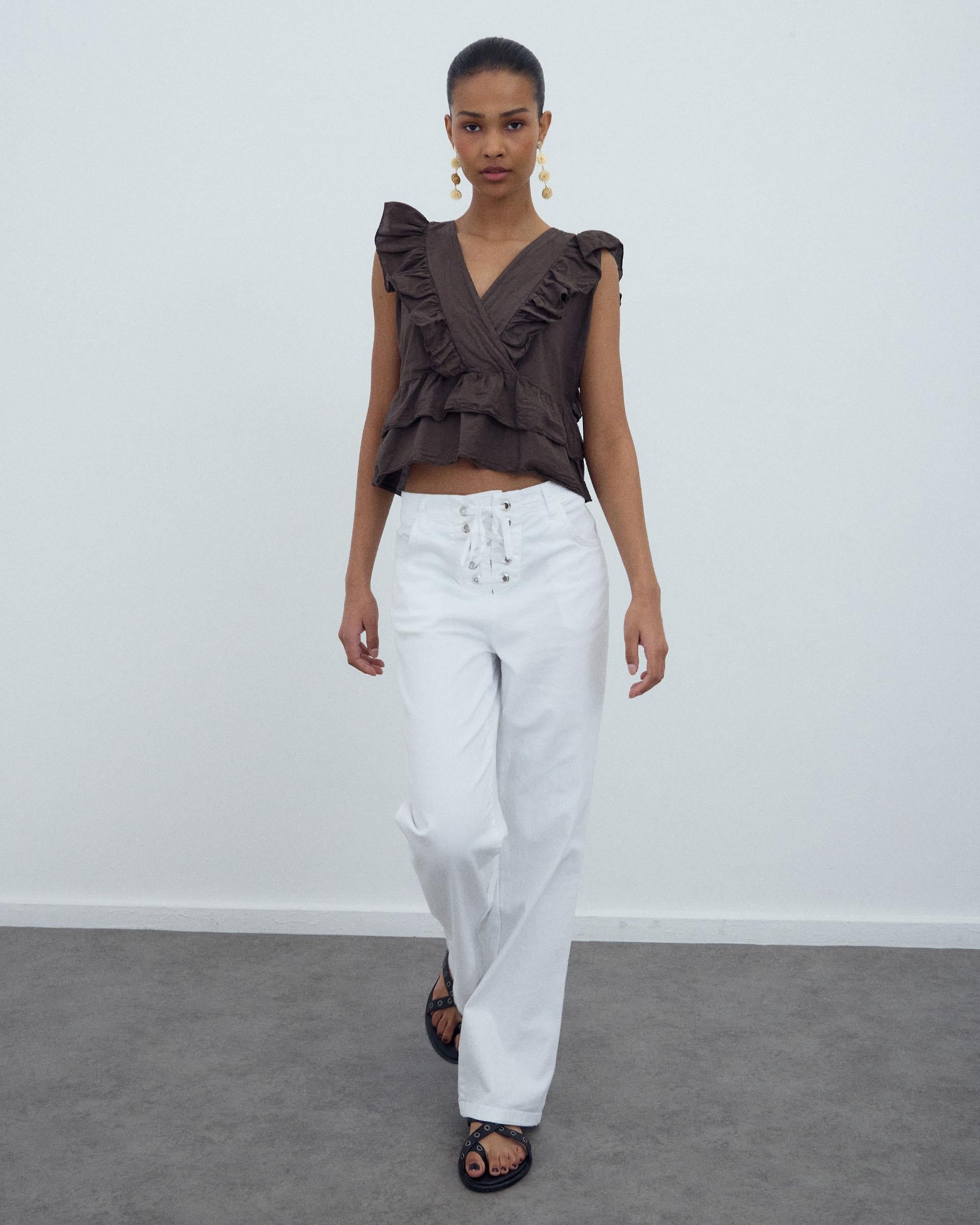 Blusa Cruzada Volantes Marrón