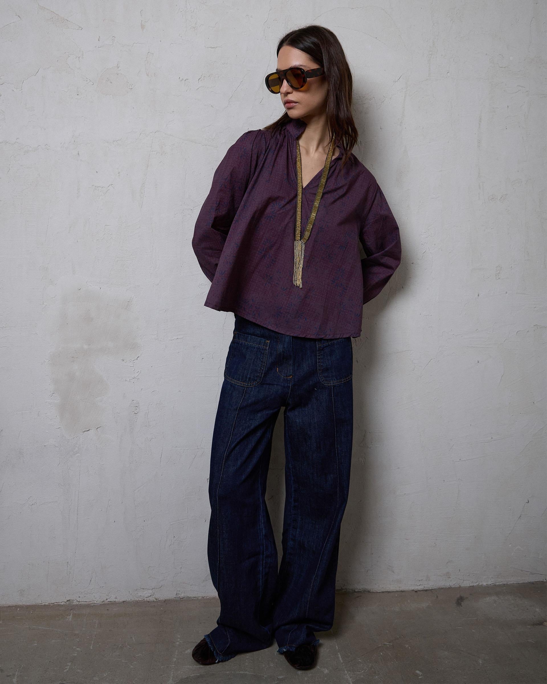Blusa Escote Pico Estampada Morado