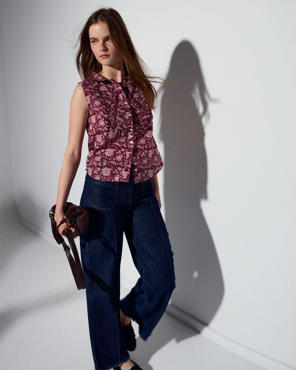 Blusa Sin Mangas Pechera Estampado Floral Granate