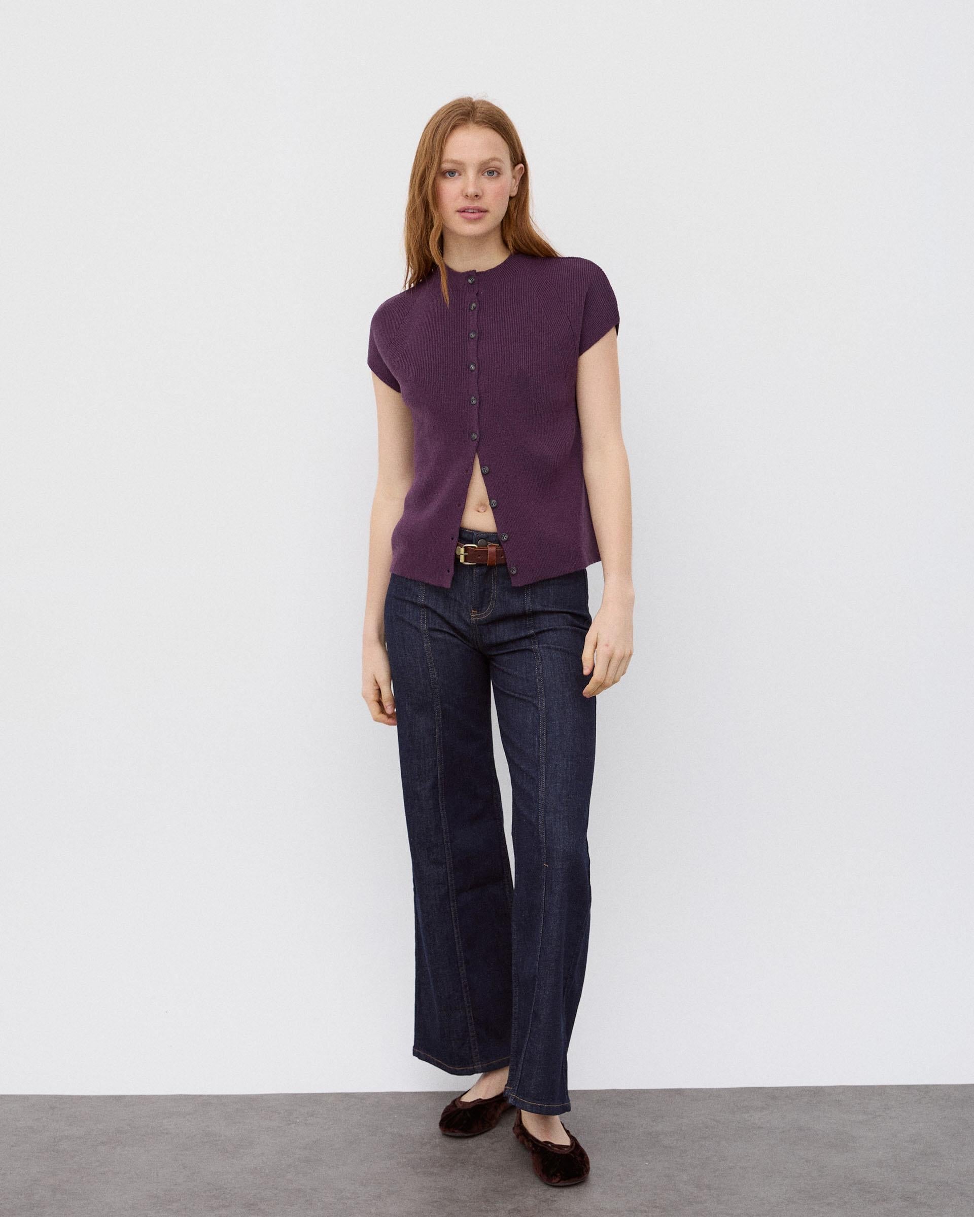Top Botones Cuello Alto Morado