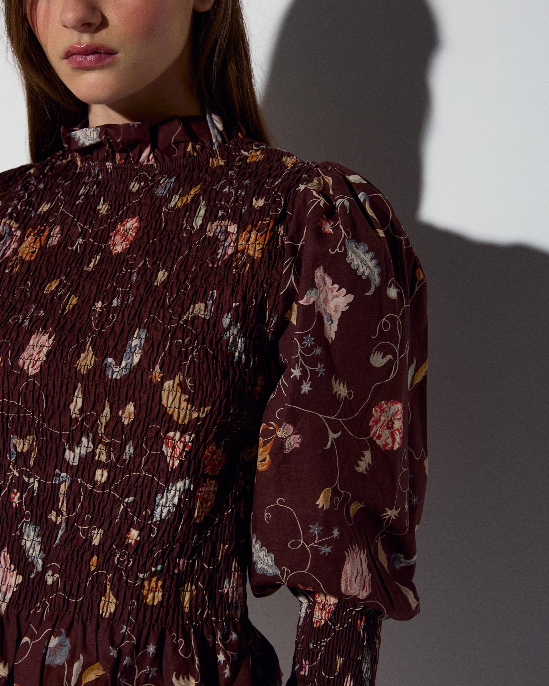Blusa Nido De Abeja Estampado Floral Marrón