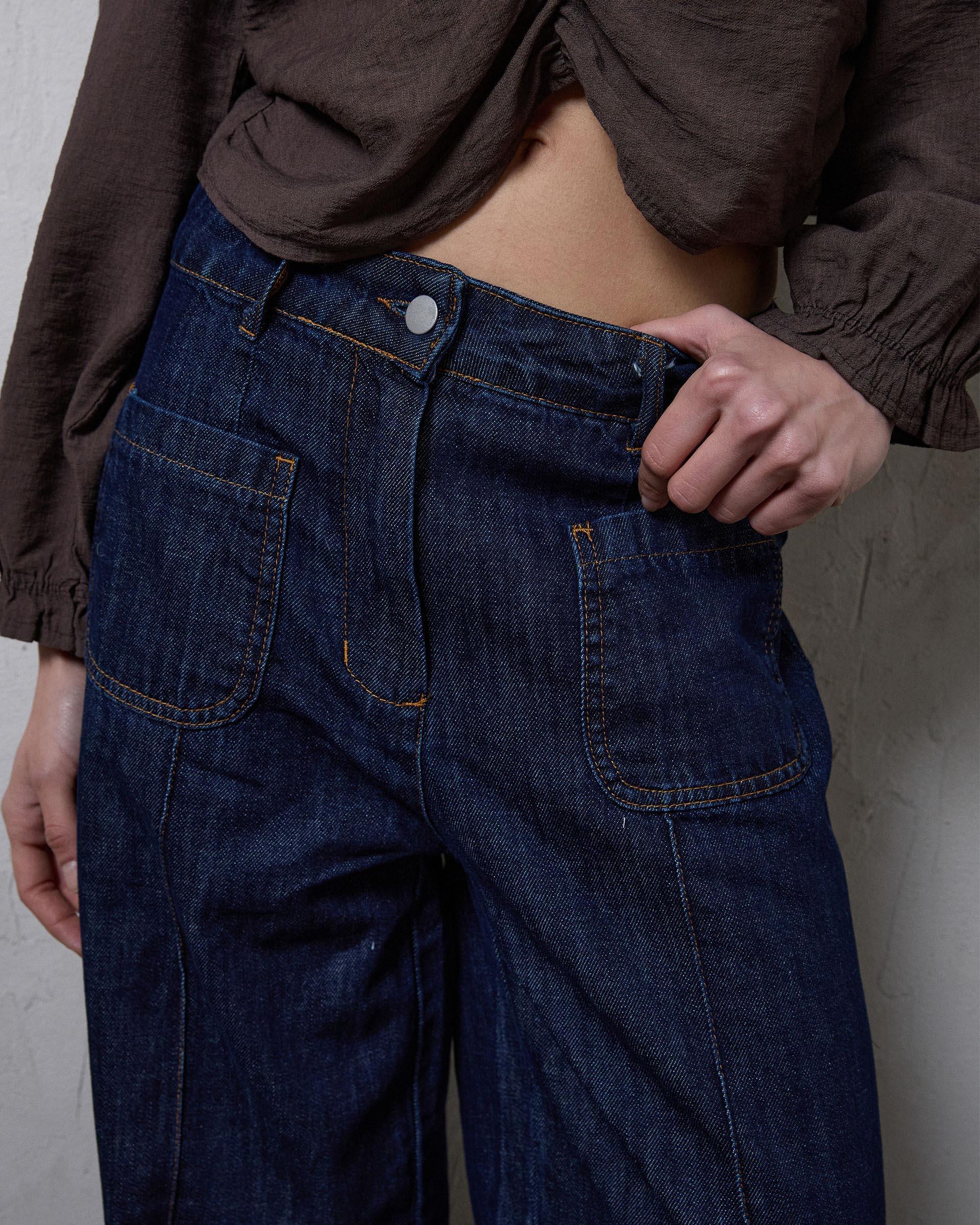 Jeans Bolsillos Plastón Azul Oscuro