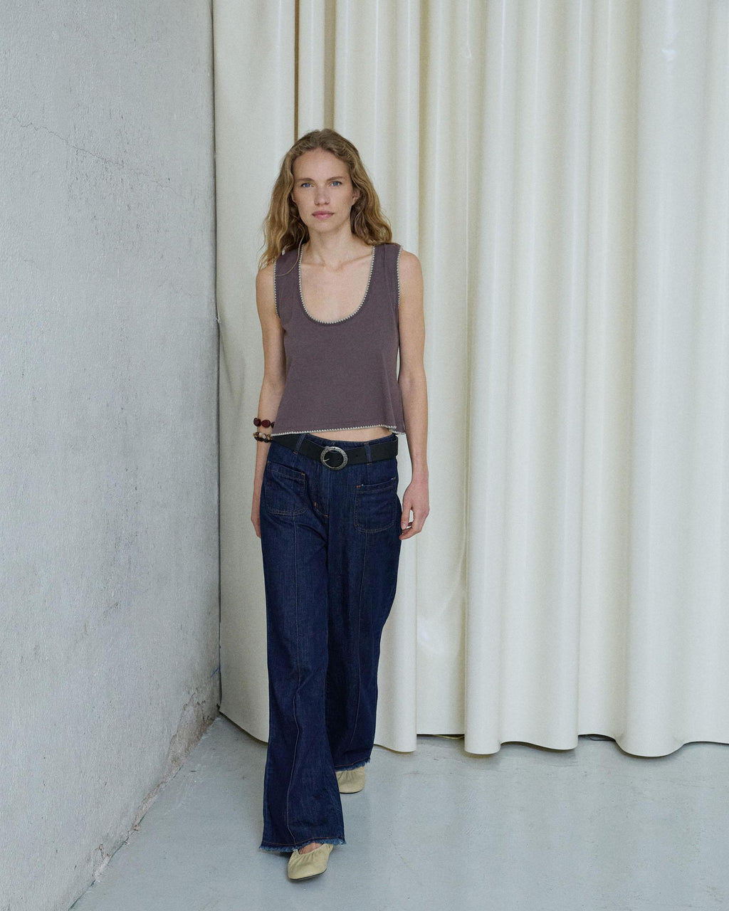 Camiseta Tirantes Pespuntes Marrón