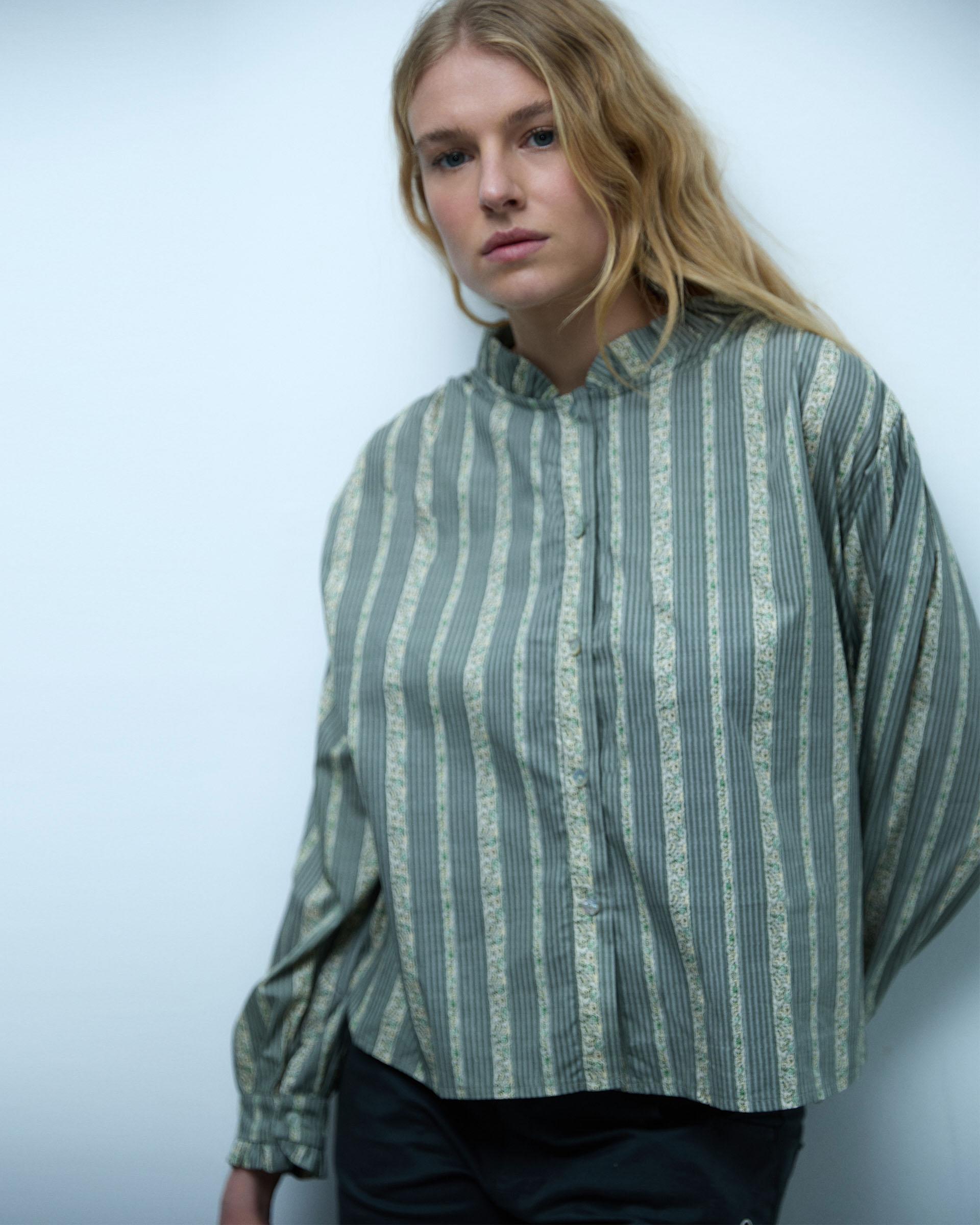 Blusa Rayas Estampadas Verde