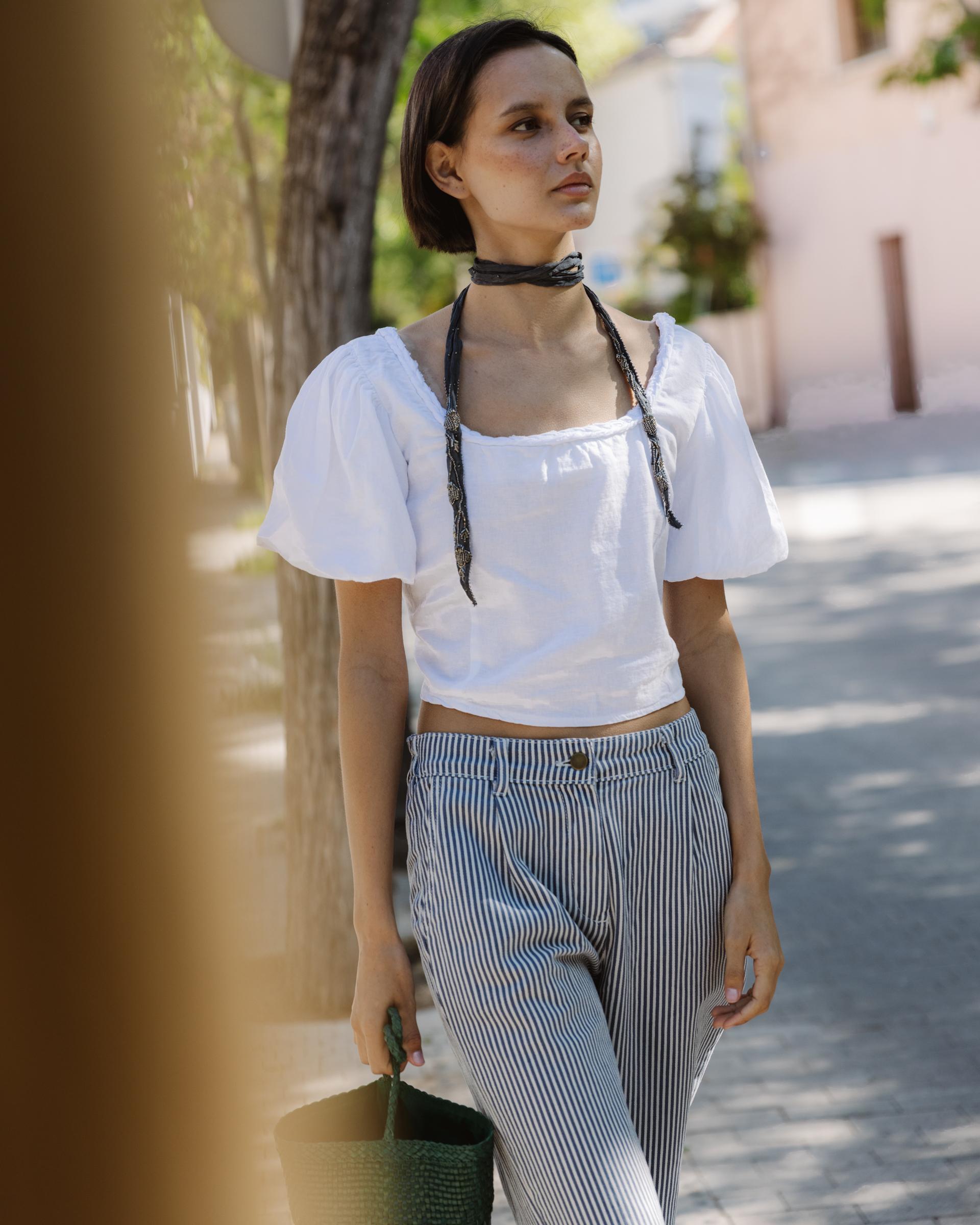 Top Manga Abullonada Escote Espalda Blanco