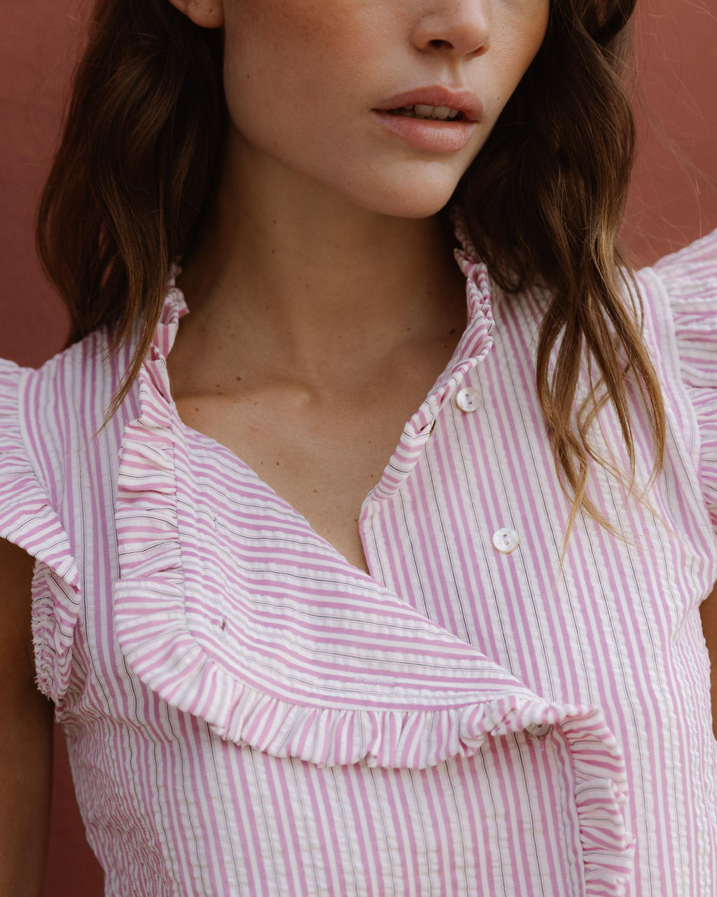 Blusa Sin Mangas Volantes Rayas Rosa