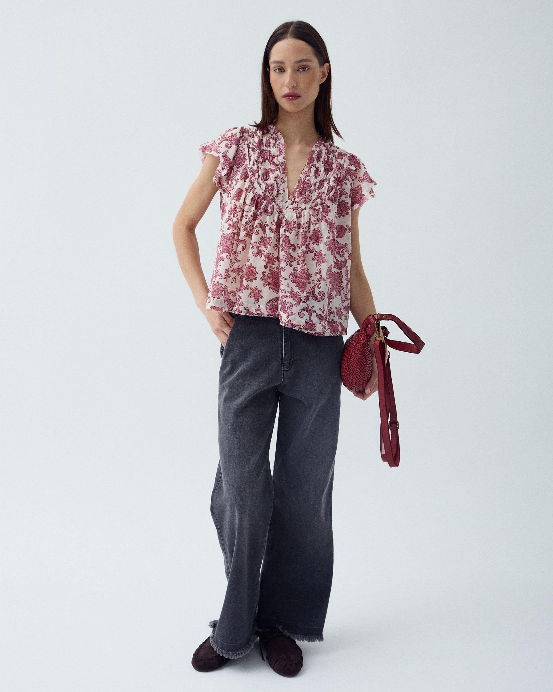 Blusa Gomas Escote Flores Rosa