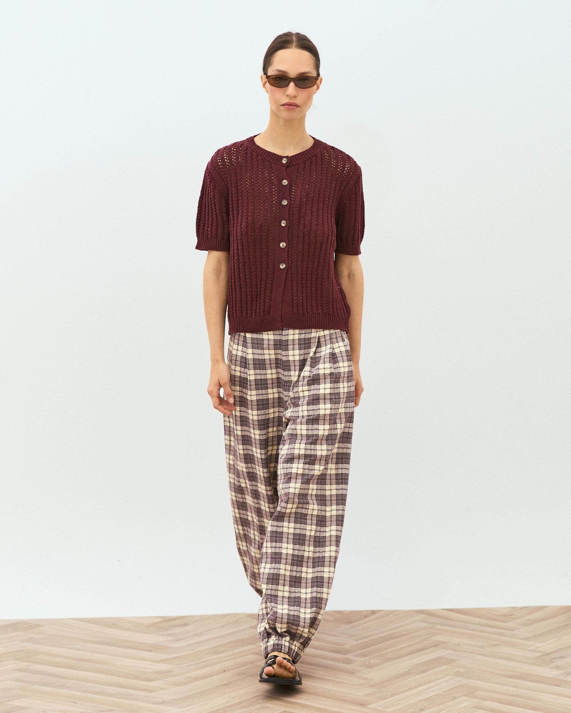 Top Manga Corta Calados Granate