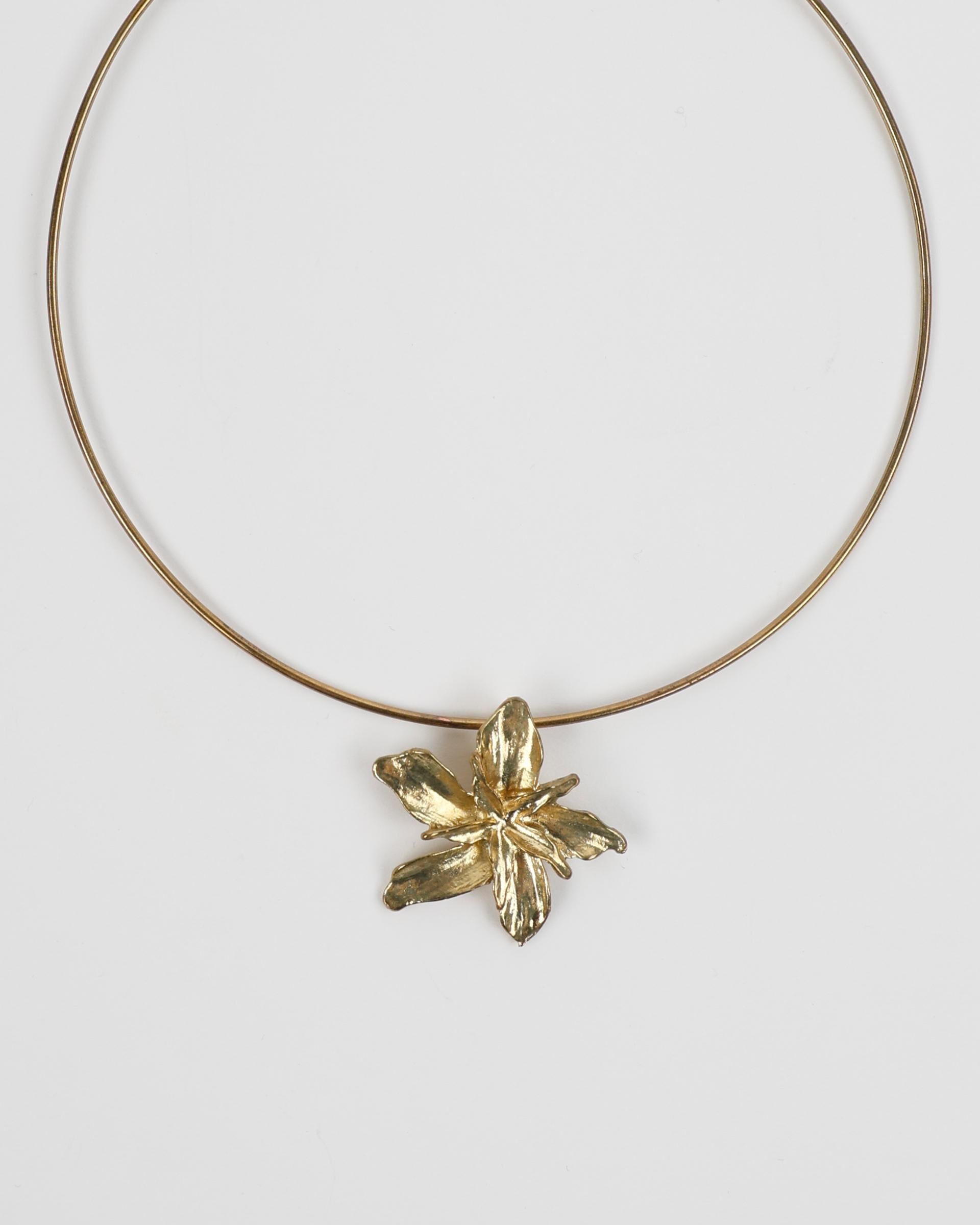 Collar Aro Flor Oro