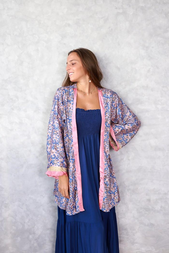 Kimono lila estampado azulón, lila y rosa