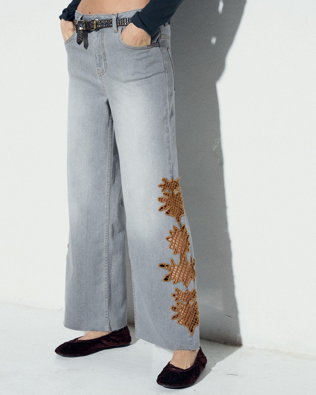 Jeans Detalle Crochet Gris