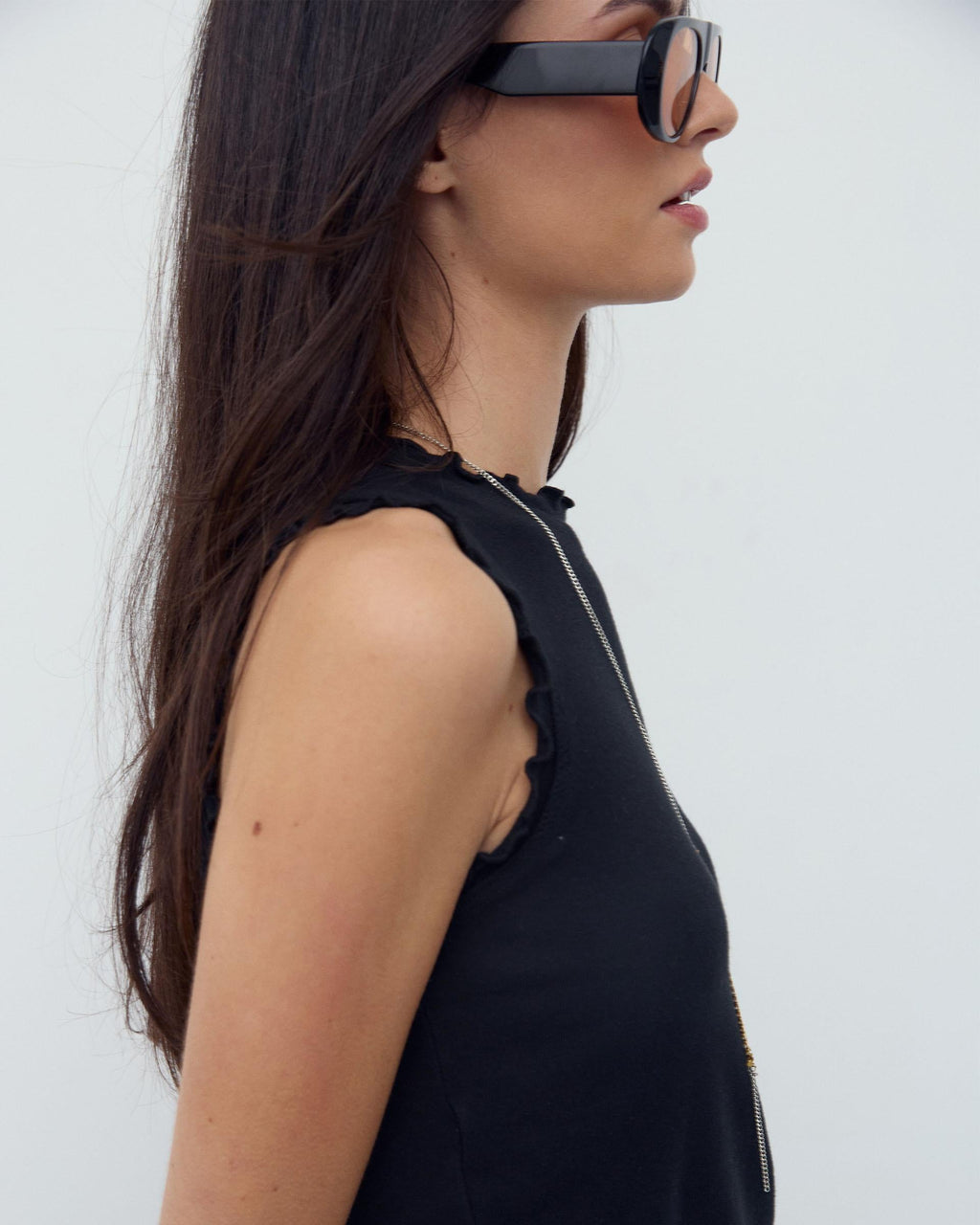 Camiseta Ribetes Ondulados Negro