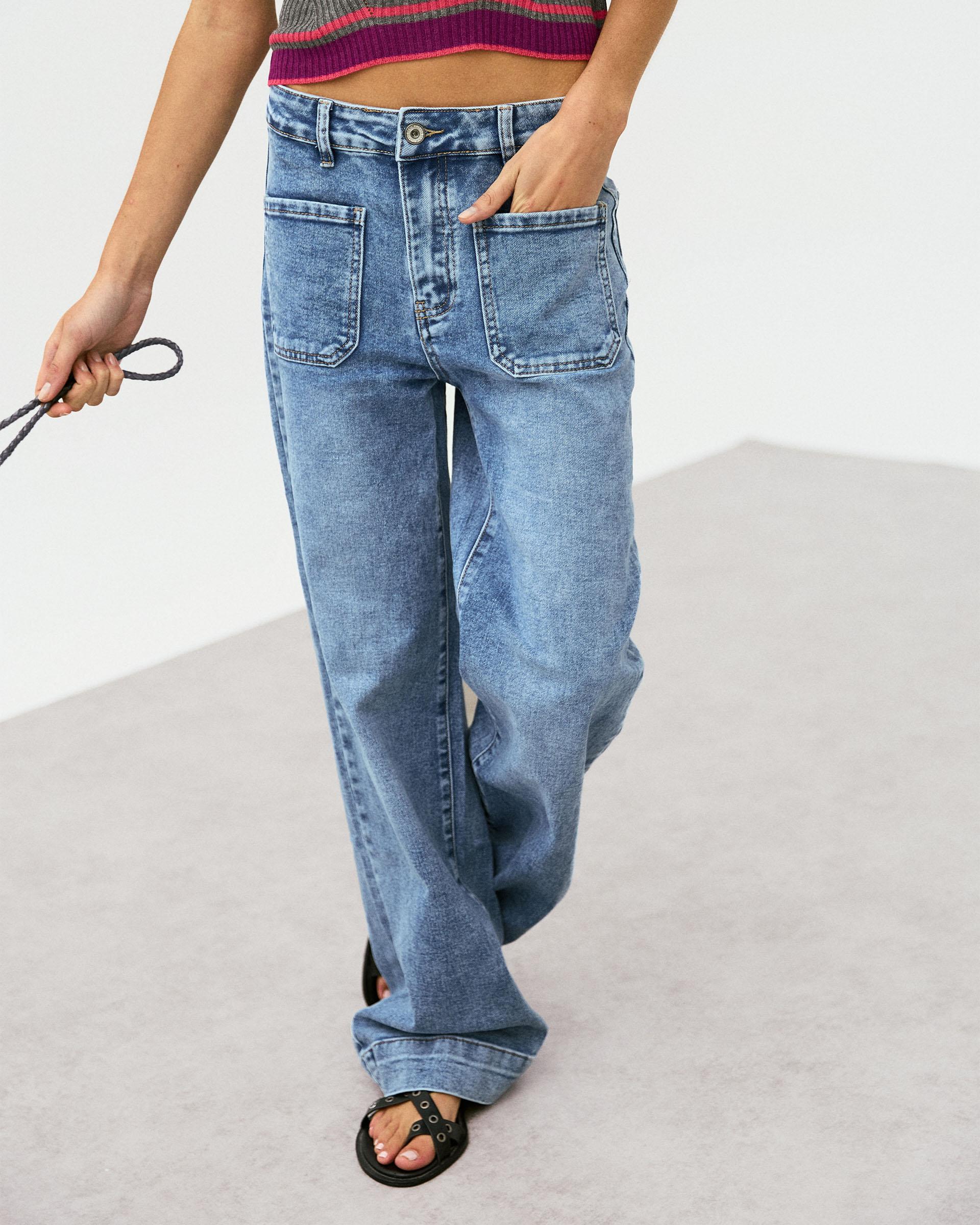 Jeans Straight Bolsillos Plastón Azul