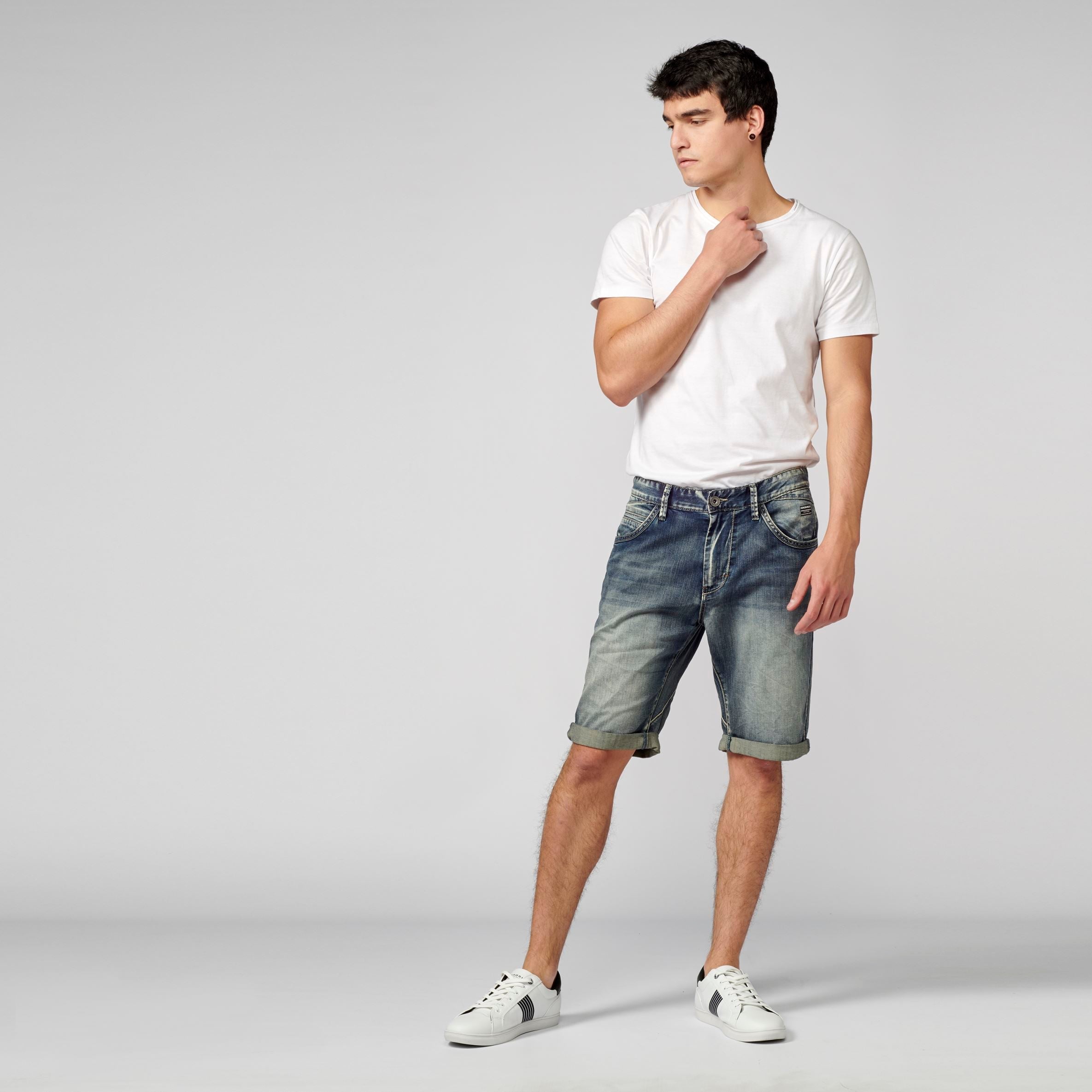 Bermuda Jeans Stretch Regular con Cinco Bolsillos Hombre Azul Claro – Koroshi