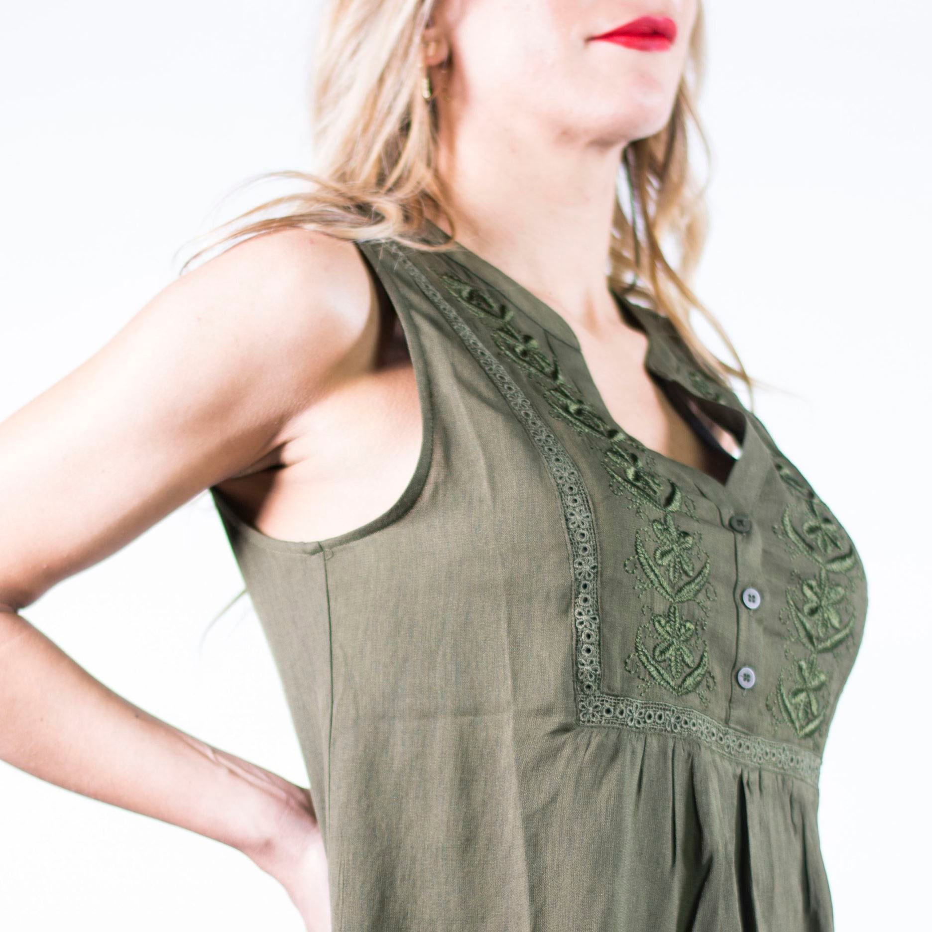 Blusa Fluida Mujer Sin Mangas con Bordados y Puntilla – Koroshi 2012BL70
