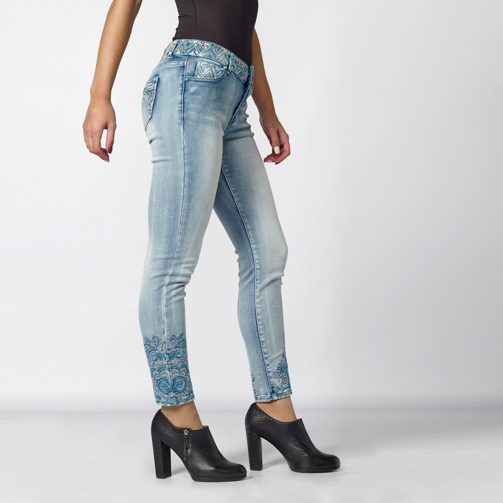 Pantalón Vaquero Skinny Mujer Bordado Mandala – Koroshi Azul Claro