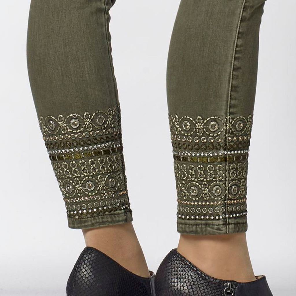 Pantalón Tobillero Slim Mujer con Bordado Étnico – Koroshi 2012PT23